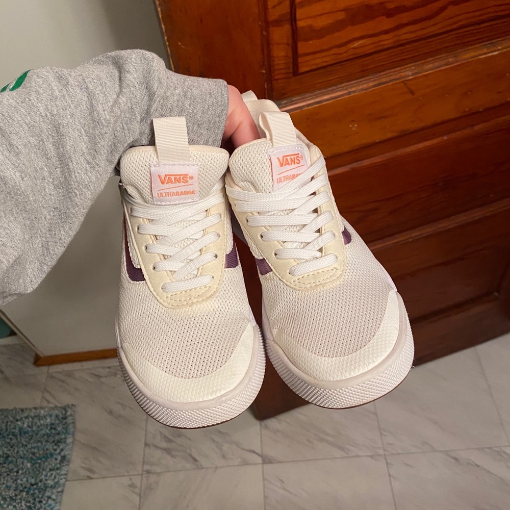 Vans Ultrarange shoes - white with rainbow stripe